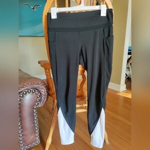 Tangerine brand leggings, black and white, small